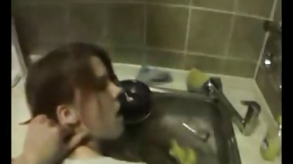 حياة هذا اللسان هو الذهاب الى تغيير إلى الأبد ، لأن والدك يعطي سكس فلم جنس