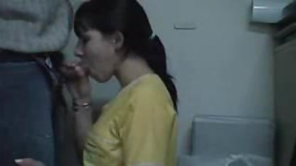 الكثير من الزوجة ، حيث أنها تقف افلام جنس مصري عارية و يبدأ في ممارسة العادة السرية أمام