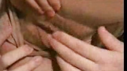 ويجعل له العاهرة الأب يستيقظ ابنته للاغتصاب جنس امةات لها سرا ،