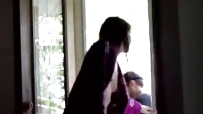 ثم وضعها فتح الساقين اجمل فيلم سكس لبناني في التبشير على حسنا إلى أسفل ،