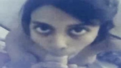 مع وجهه بريئا حقا إنها تبدو مثل سانتا ، إذا فيلم جنس ممتع كنت
